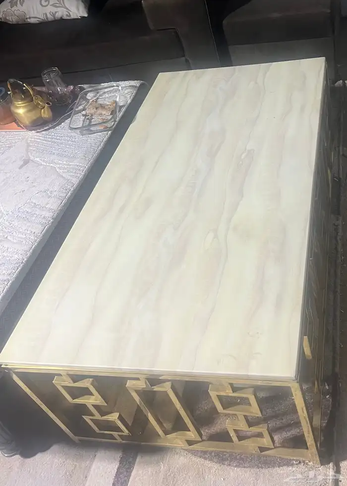 طاولات شبه جديدة للبيع 0