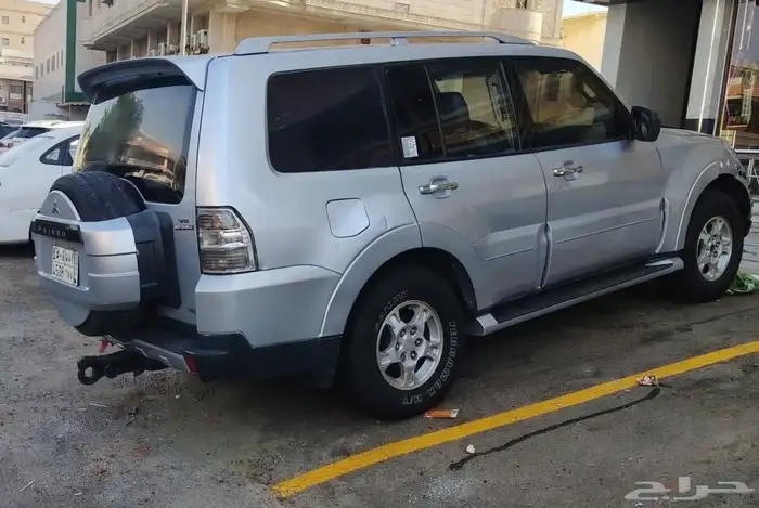 بسم الله الرحمن الرحيم وصل الجديد سيارة باجيرو موديل 200 0