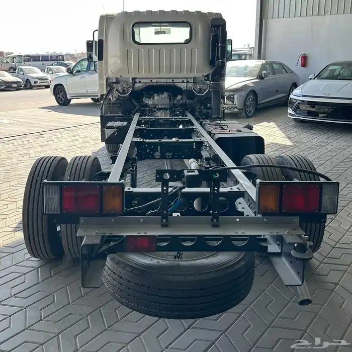 دينا ايسوزو 4 طن شاص طويل 2025 3