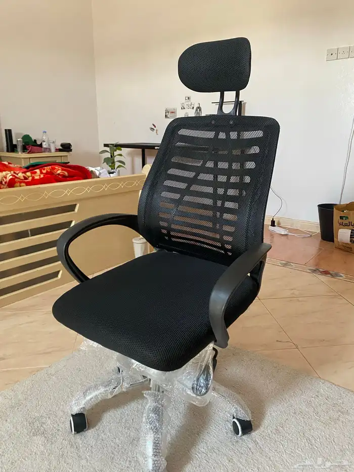 طاولة ايكيا وكرسي 1