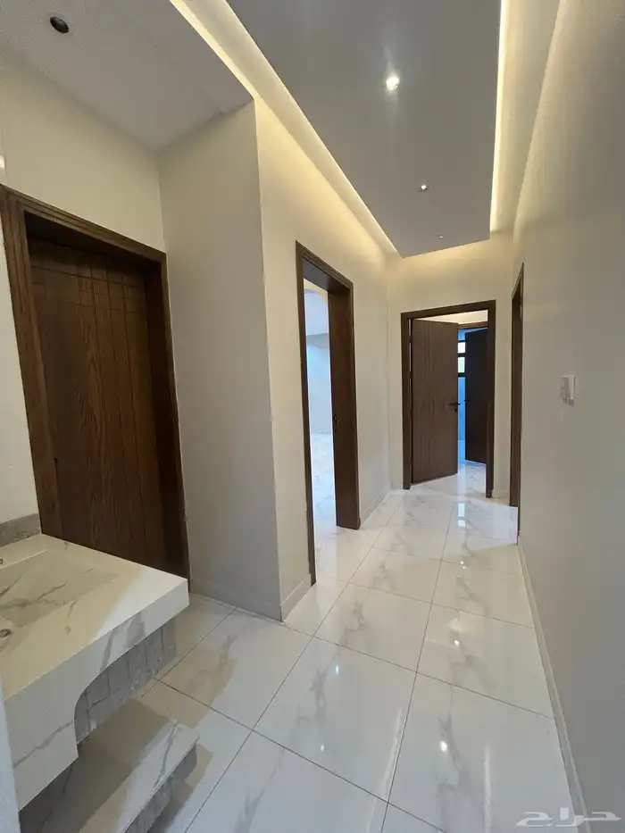 للبيع شقة دور ارضي بحوش وسيع شمال الخميس 12