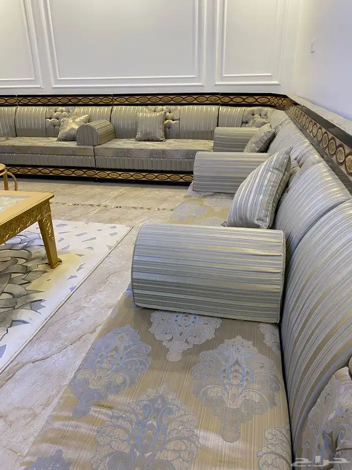 كنب كبير 7 ونص في 4 ونص   نظيف وزين 4