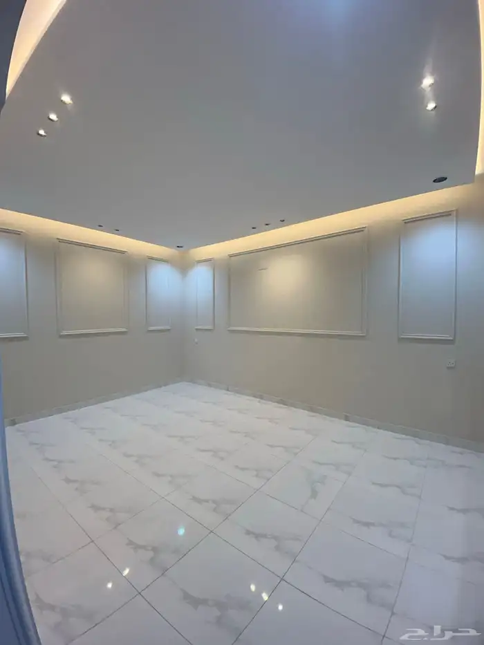 للبيع شقة دور ارضي بحوش وسيع شمال الخميس 3