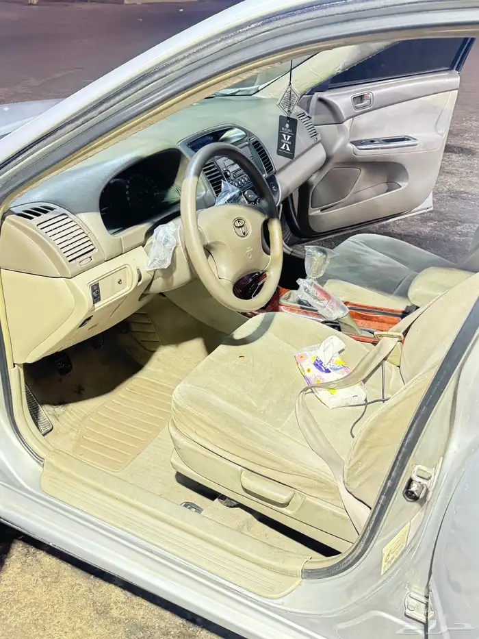 للبيع كامري 2005 2