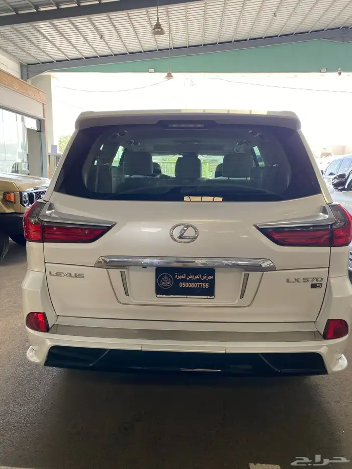 لكزس LX 570 2021 نظيف 10