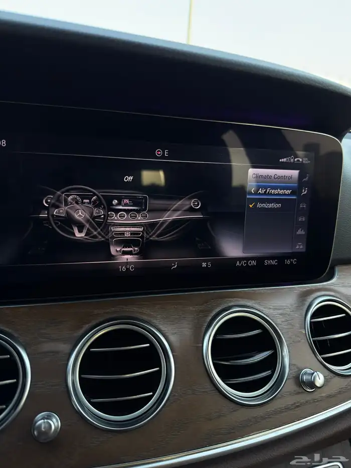مرسيدس E300 2018 فل كامل 15