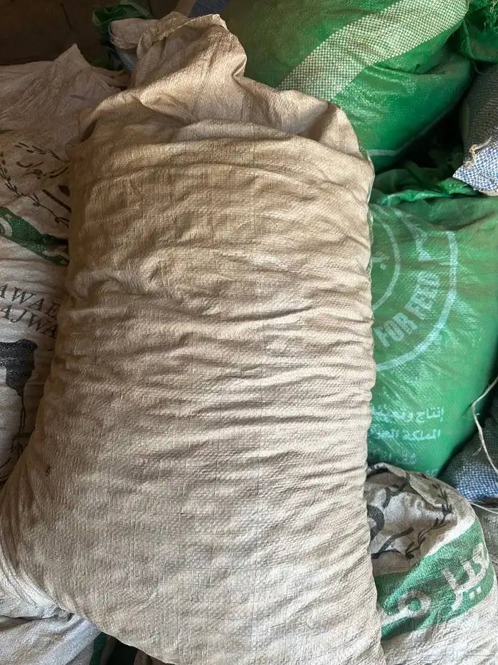 تمر علف للبيع 1