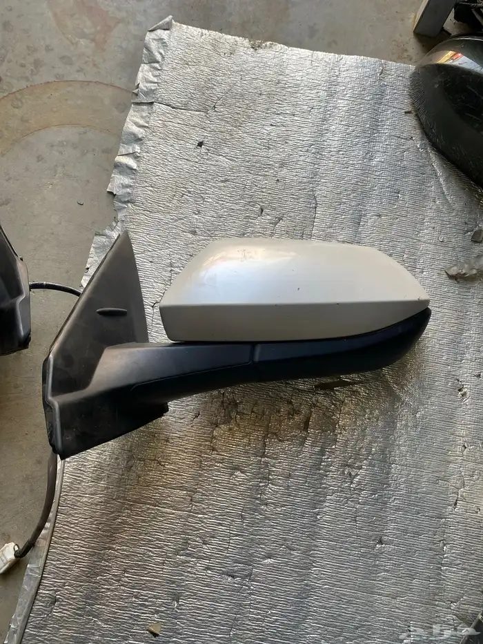 مرايات يارس مديل 23-24-25 اصلي 2