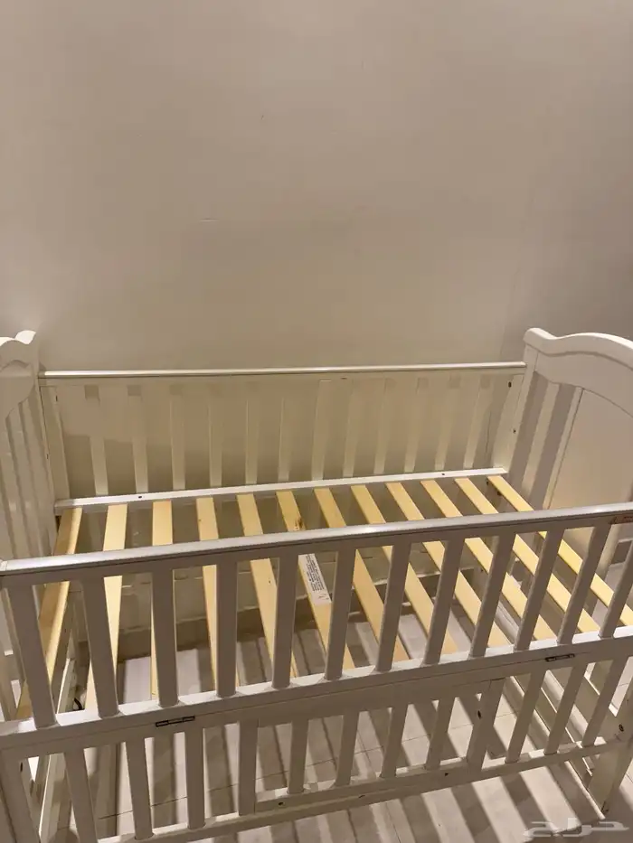 سرير اطفال نظيف 0