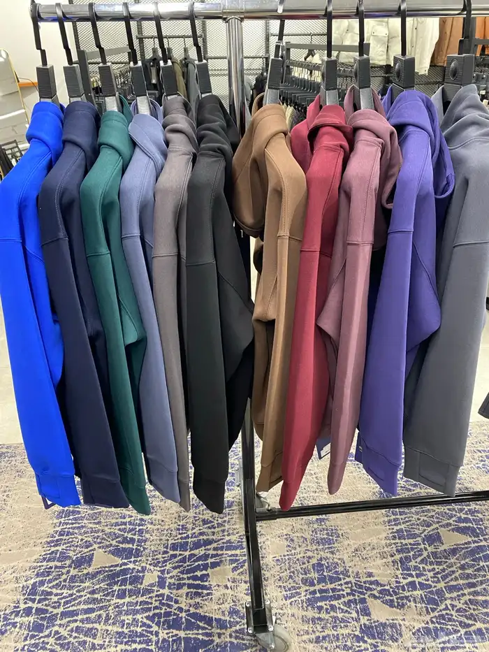 بلوفرات اوفر سايز فتحة اصبع 3