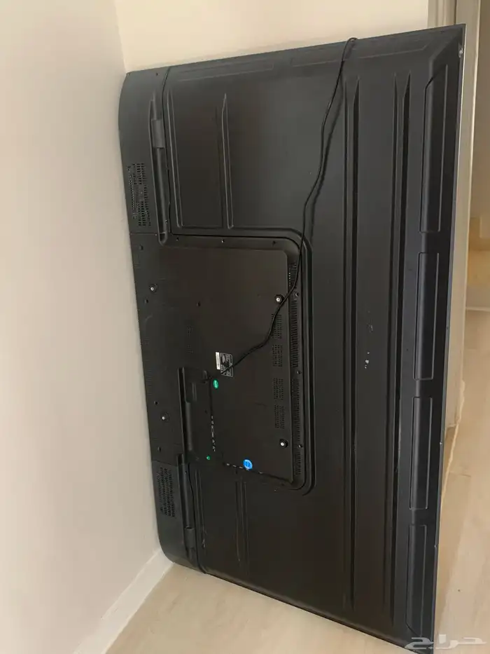 تلفزيون 70 بوصه 0