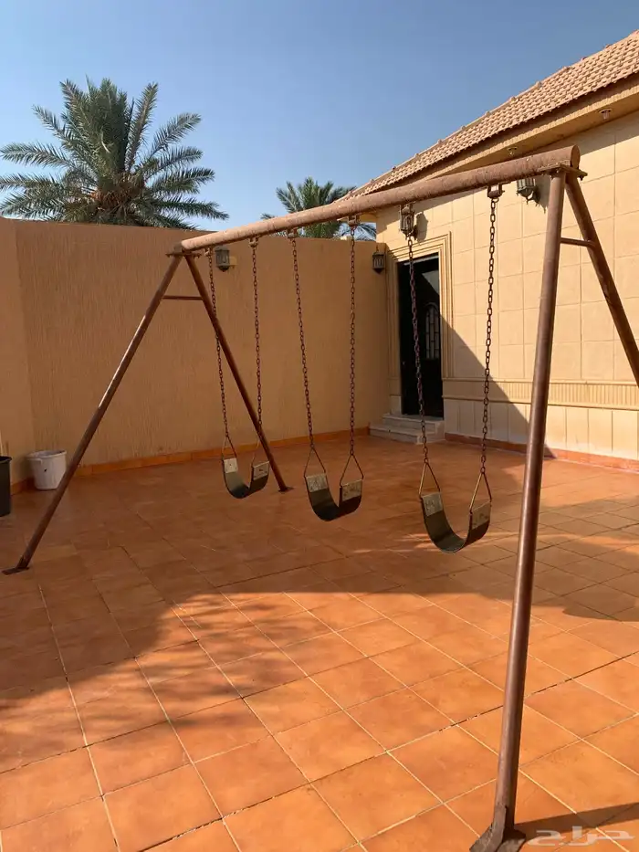 مرجيحة أطفال نظيفة جدا 1