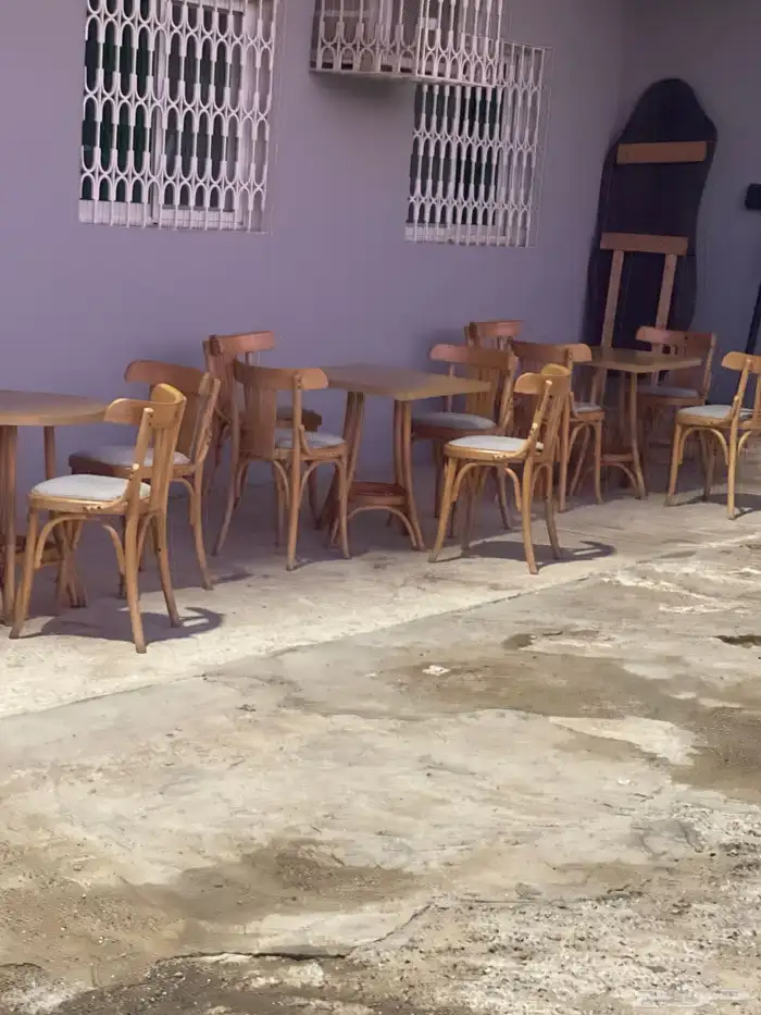 كراسي وطاولات للبيع 0
