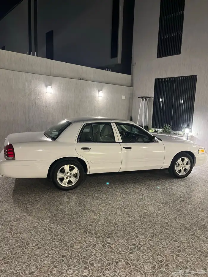 فورد كراون فكتوريا سعودي 2011 0