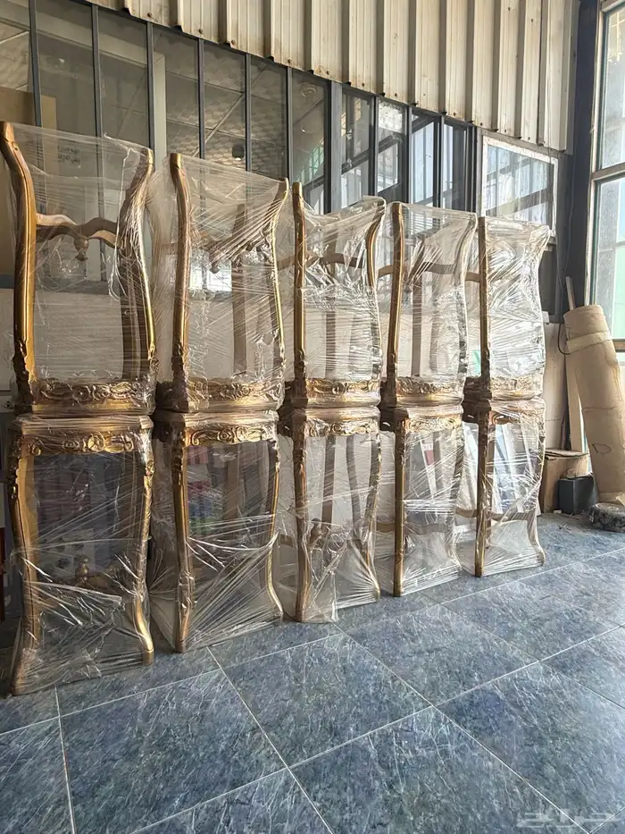 طاولات خشب زان جاهزه ومدهونه شغل نظيف ومرتب جدا 1