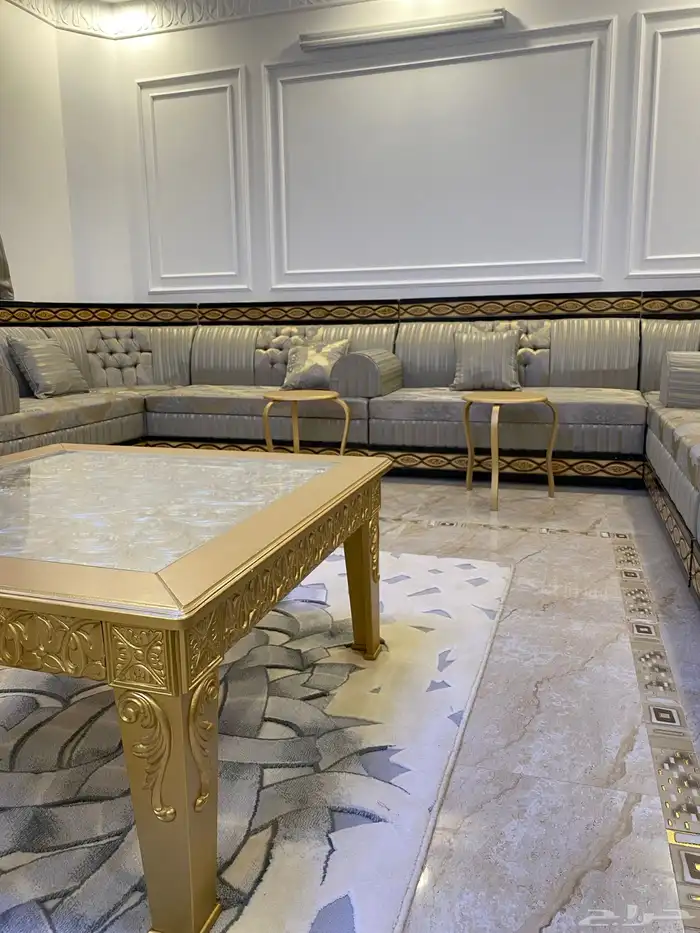 كنب كبير 7 ونص في 4 ونص   نظيف وزين 0