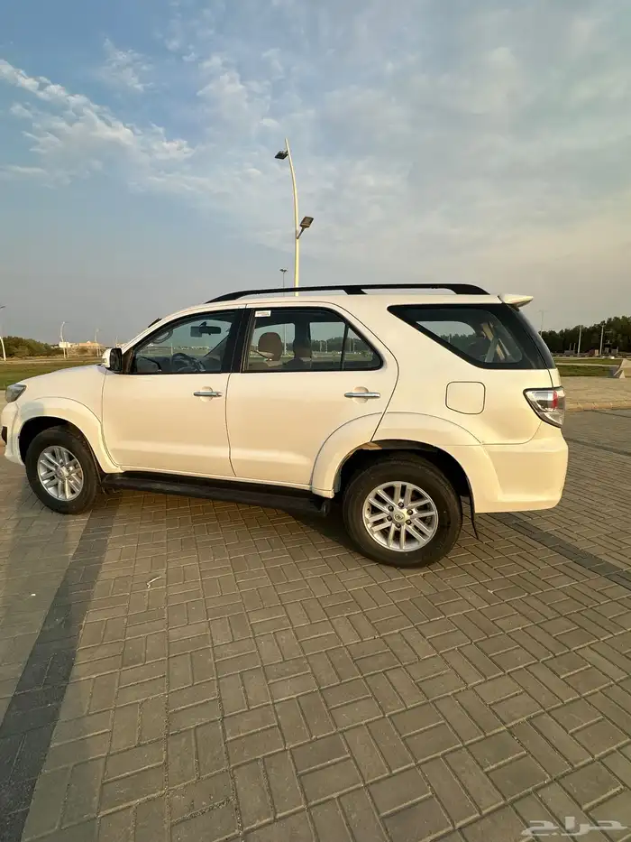 فورتشنر 2014 قير عادي VXسته سلندر 6