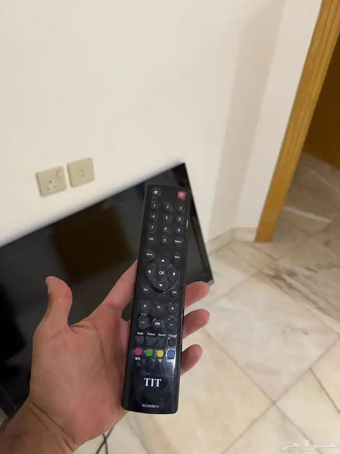 شاشة 42 بوصه تي اي تي مع ريموت والتعليقه حقت الشاشه 2