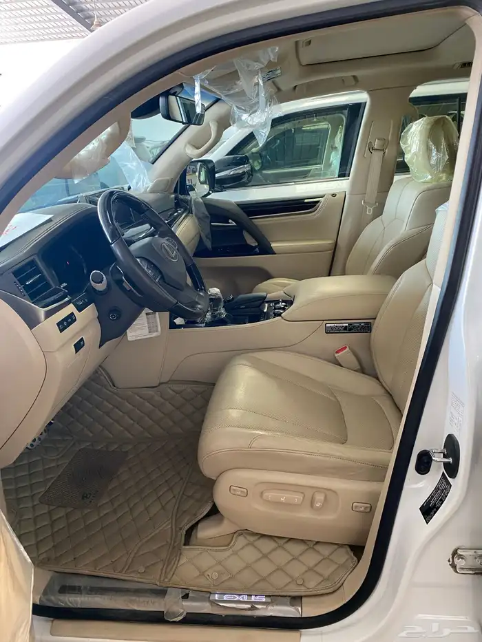 لكزس LX 570 2021 نظيف 4