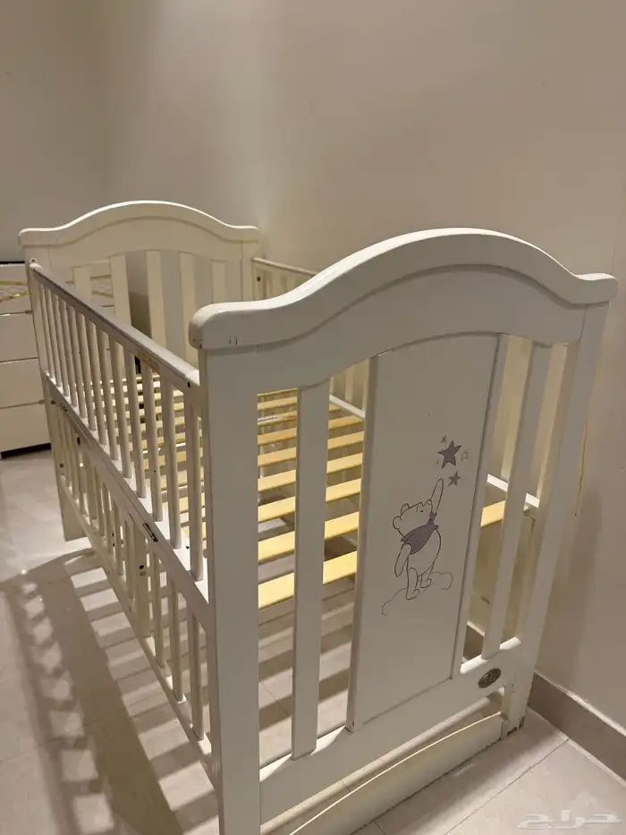 سرير اطفال نظيف 1
