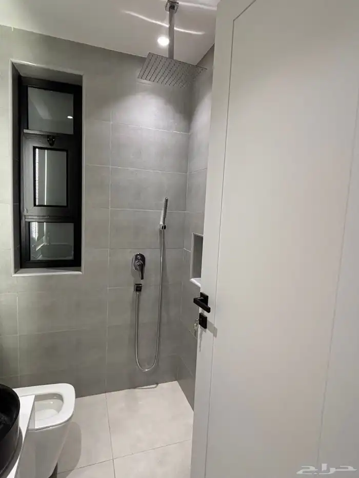 شقة فاخرة للايجار في كورنيش الخبر 6