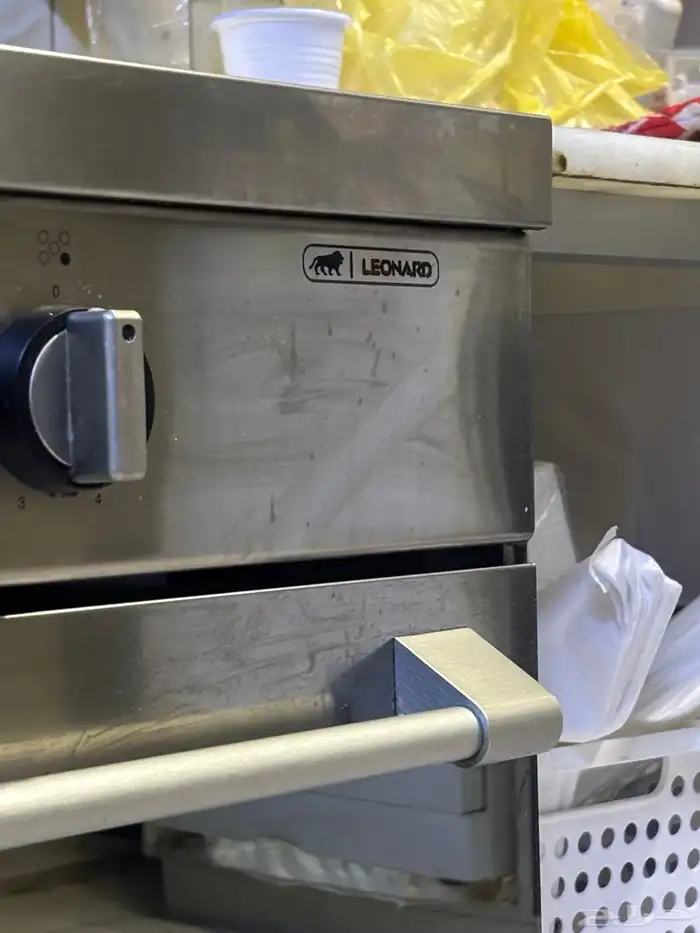 فرن كهربائي شغال كامل نظيف 4