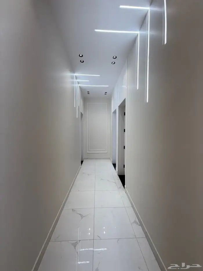 للبيع شقق ارضيه ببايكة سيارة وشقق علويه بالقرب م حي الضيافة 13