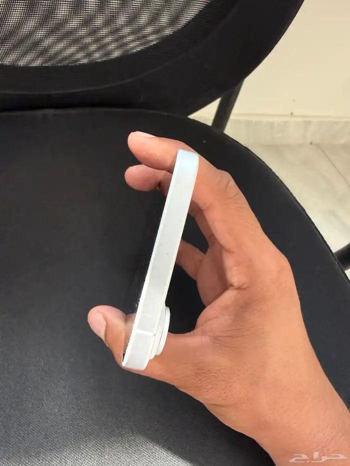 ايفون 16 بلس أبيض 3