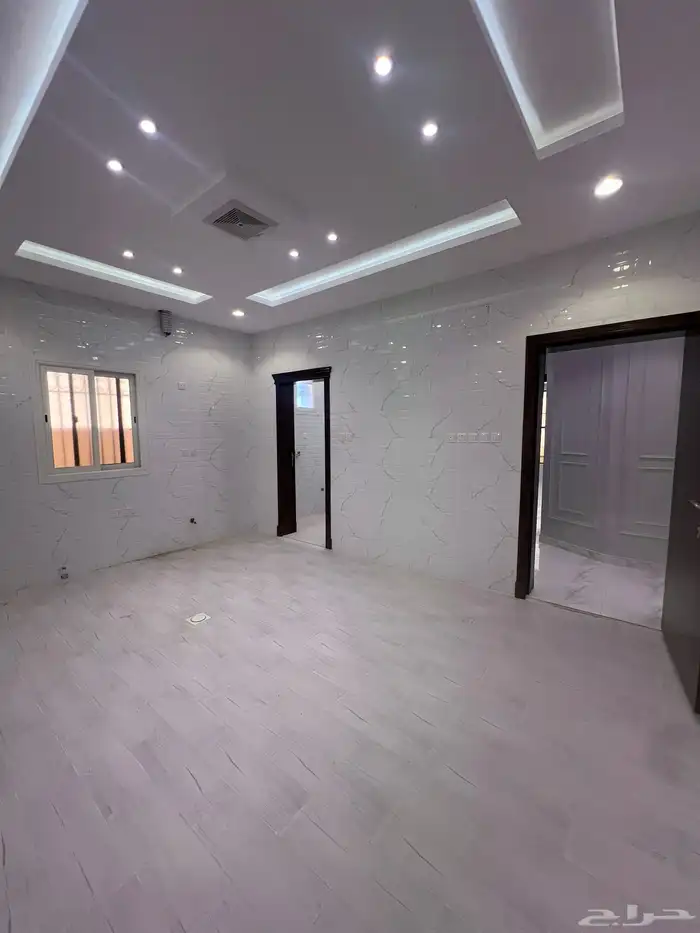 اخر روف بملحق حي النعمان بالقرب من القاعدة الجوية بسعر 730 20