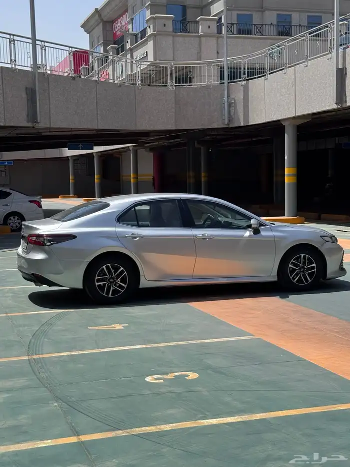 كامري 2023 LE مطور 10