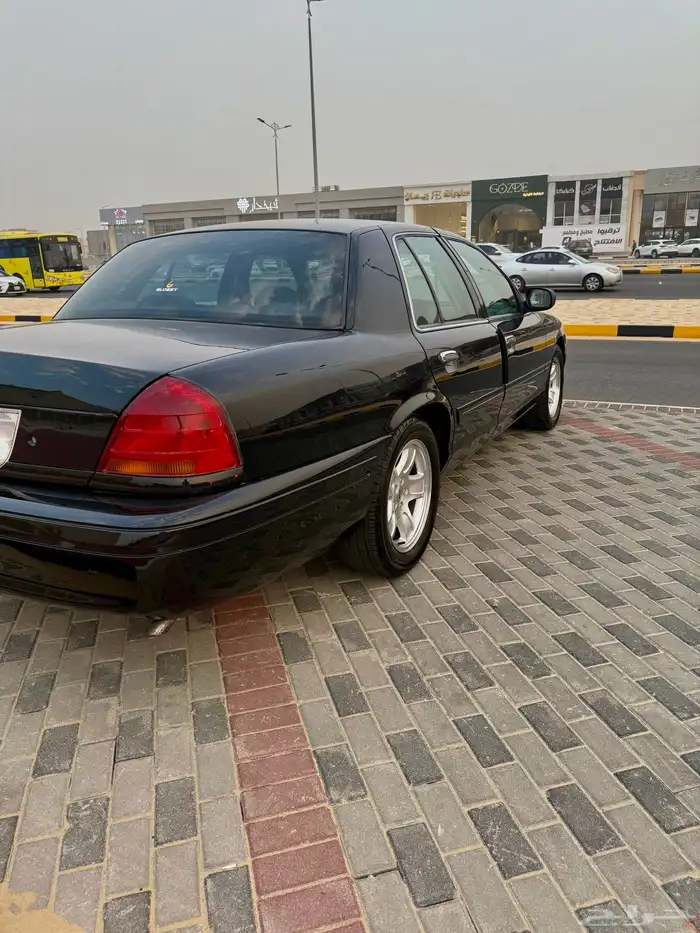 فورد كراون فكتوريا LX Sport قير أرضي موديل 2002 سعودي 26