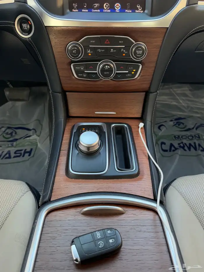 كرايزلر C300 موديل 2015 24