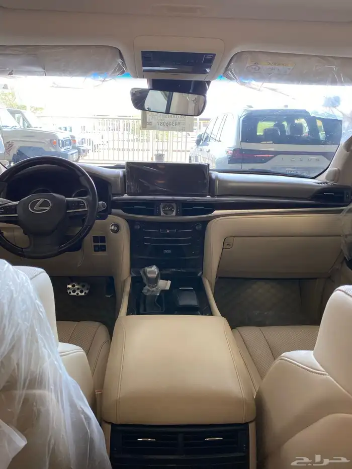 لكزس LX 570 2021 نظيف 6