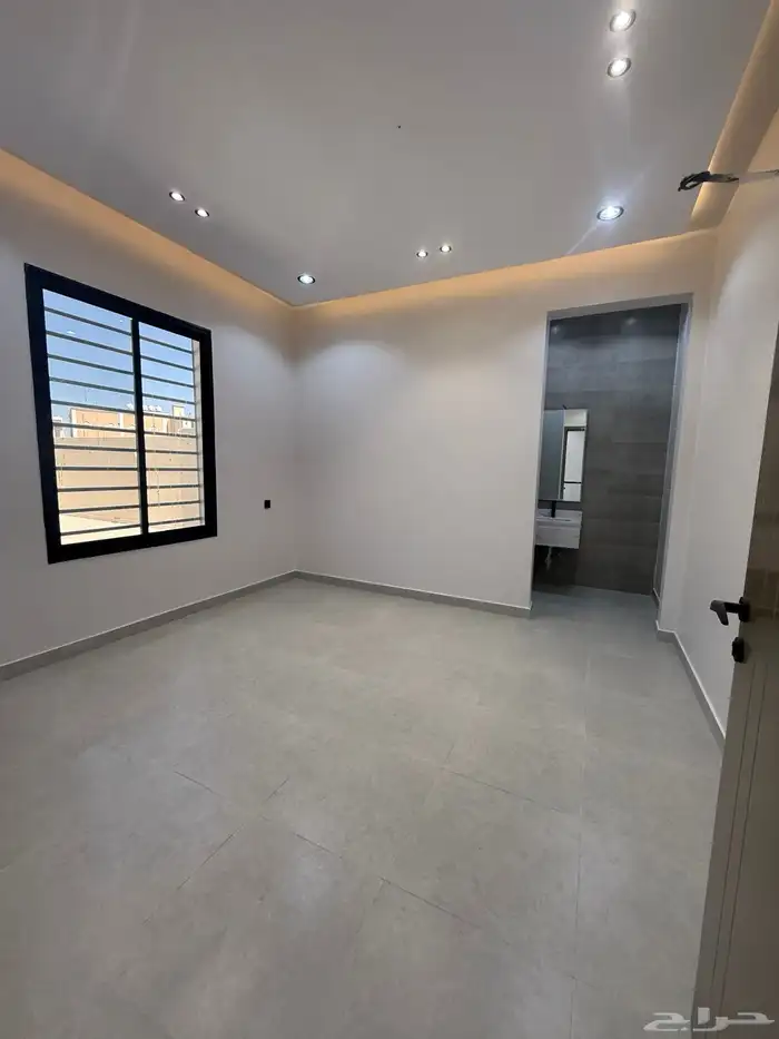 للبيع دور تاني بملحق علوي ومشب حي التسامح خميس مشيط 22