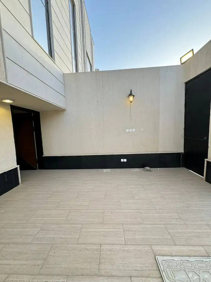 للبيع تاون هاوس مستقل مدخل سيارة وسطح تصميم كلاسيكي 6