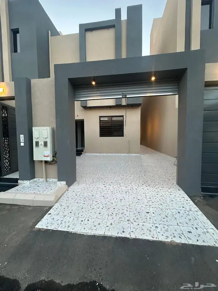 للبيع شقة دور ارضي بحوش وسيع شمال الخميس 1