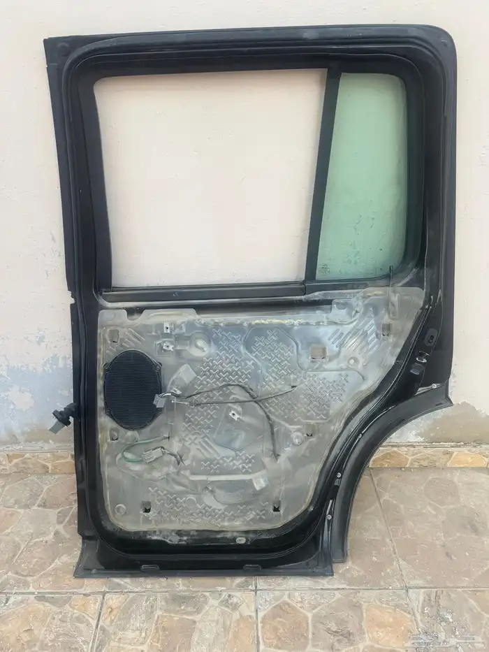 تشليح بيبان فقط اكسبلور مديل 2010 لايوجد شي غير بيبان 3