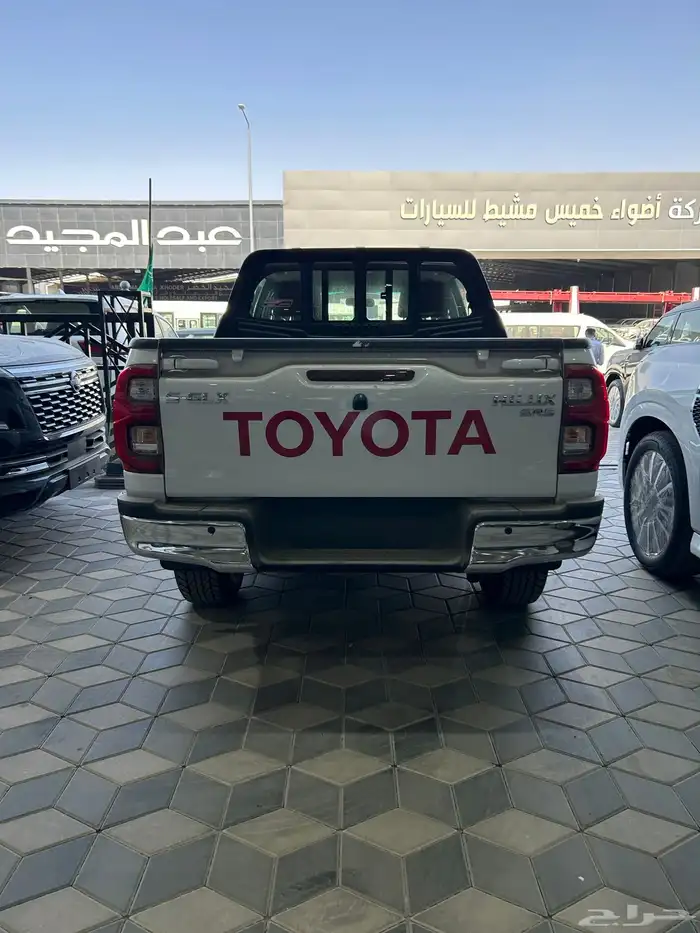هايلوكس 2025 S-GLX فل كامل بنزين سعودي تماتيك 4