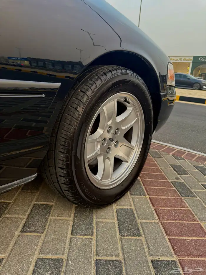 فورد كراون فكتوريا LX Sport قير أرضي موديل 2002 سعودي 21