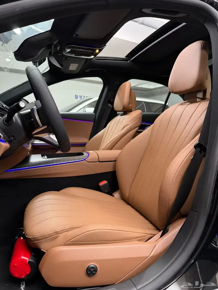 Mercedes   E300 AMG Line   2025 12