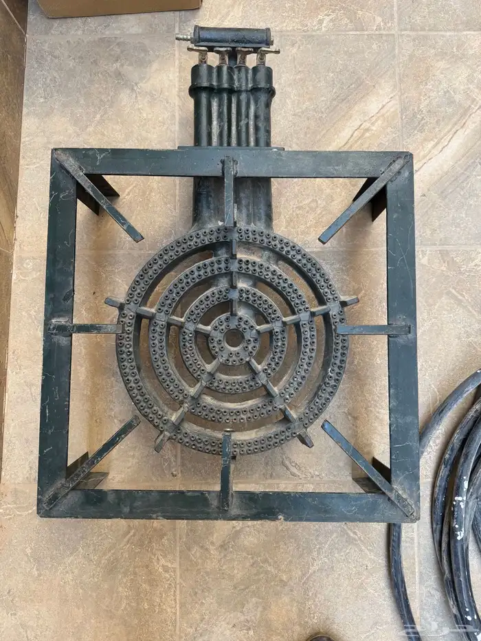 دافور ايطالي قديم ومركب كبير 4