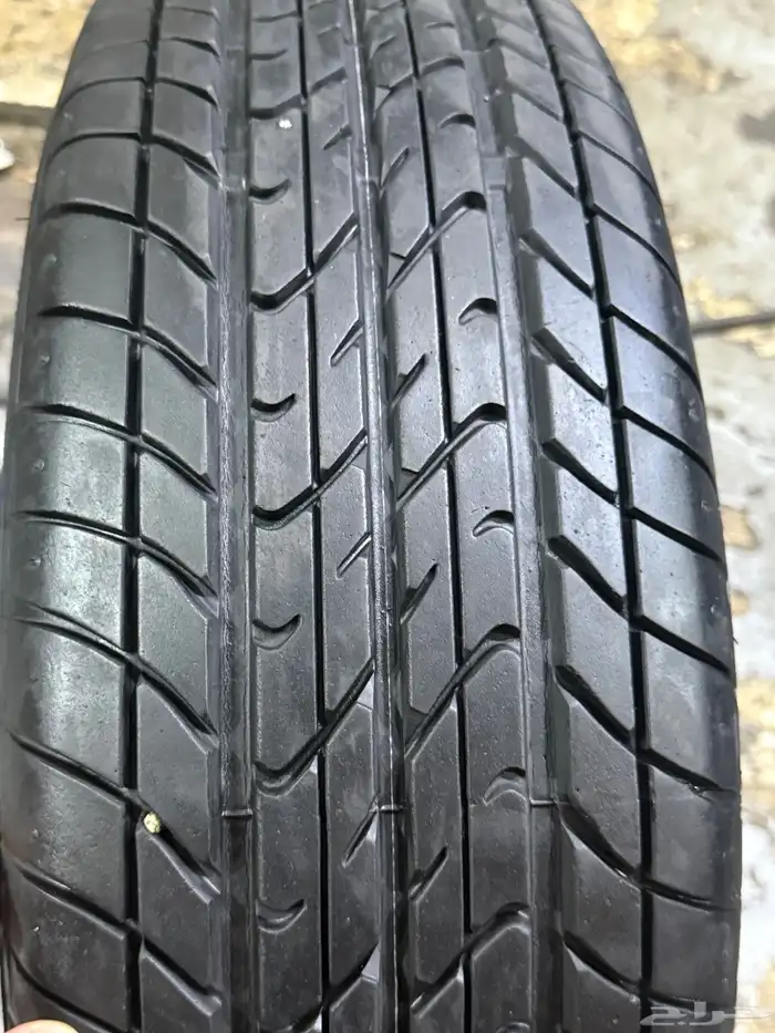 4طقم كفرات دنلوب ياباني ابو خط مقاس 225 70 15 3