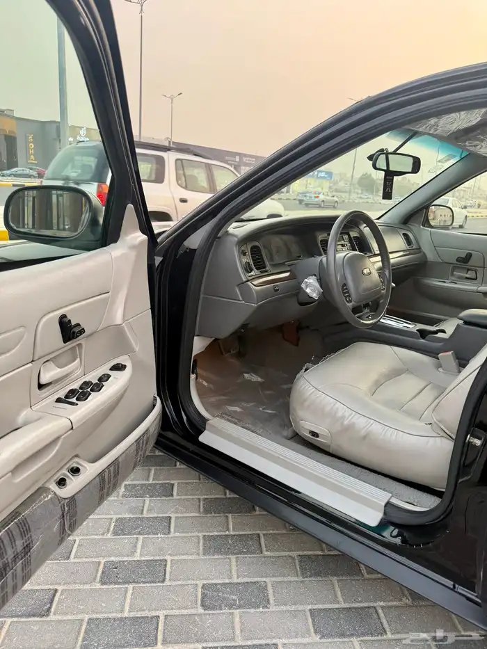 فورد كراون فكتوريا LX Sport قير أرضي موديل 2002 سعودي 34