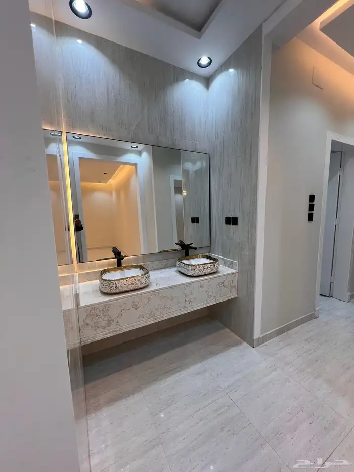 للبيع فيلا روف مع ملحق حى الراقى خميس مشيط 13