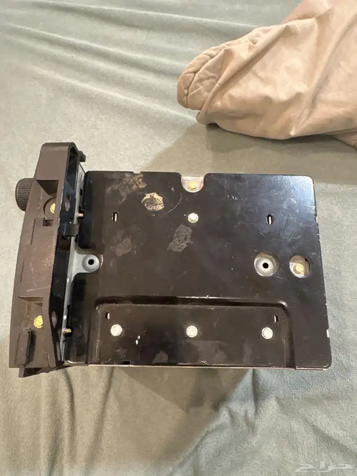 مسجل تاهو بحالة الوكاله يوجد صداء في الاعلى ومادري هو شغال 1