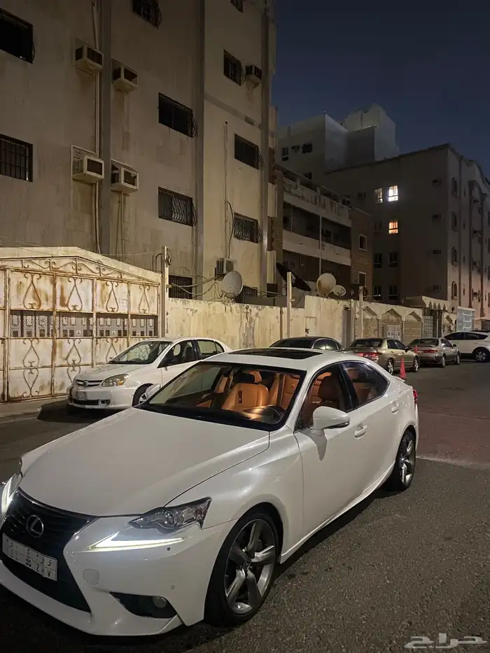 لكزس فل كامل  فئة CC لكزس ارنوبه 2014 IS 1