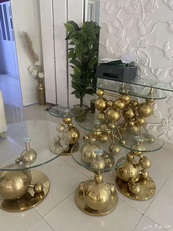 مجموعة طاولتين استقبال و طاولة كبيرة و 4 خدمه و 3 فرشات 3x4 0