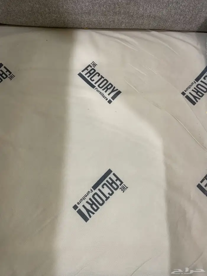 كنب موديرن من شركة ذافاكتوري 6