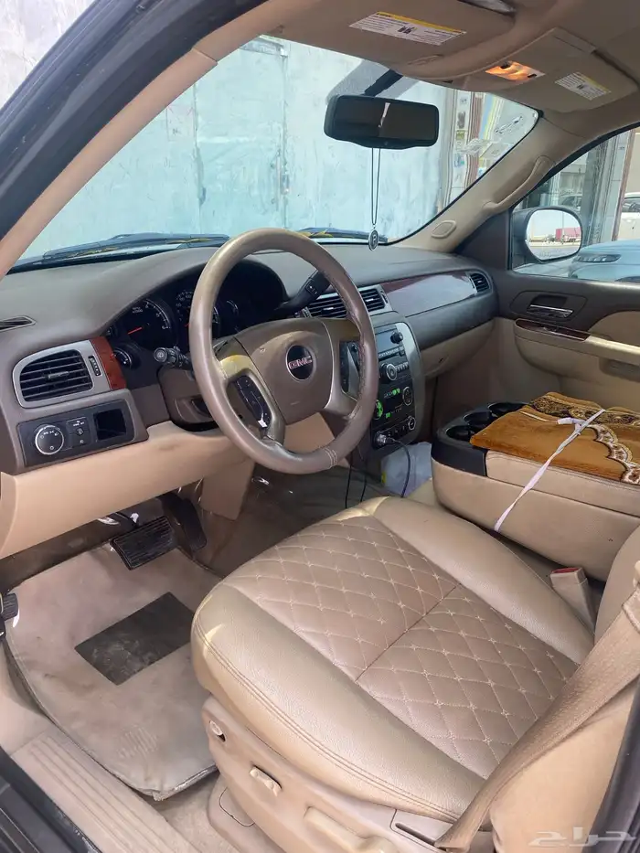 GMC يوكن للبيع 2014 نظيف 3