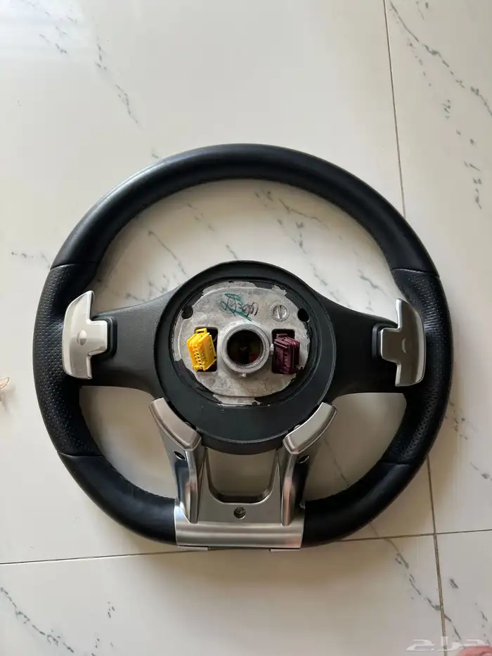 للبيع طاره دركسون اصليه 63 AMG مديل 18 وطالع 1